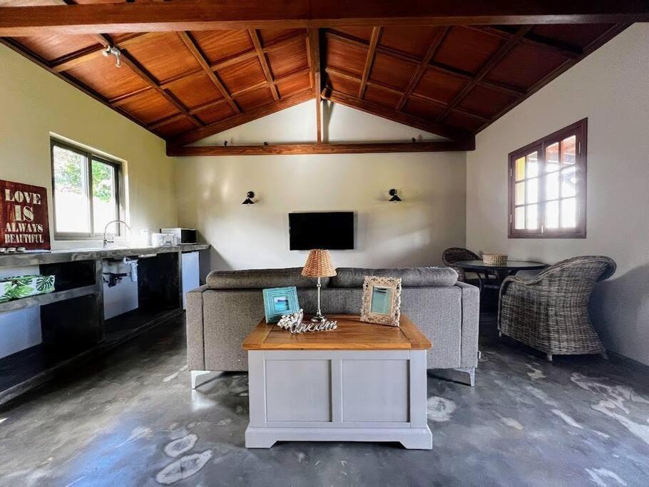 Lakaz Kannell - Vanilla Lodge, Secluded Outside Bath & Shower Infinity Pool كاب مالهيريوكْسْ المظهر الخارجي الصورة