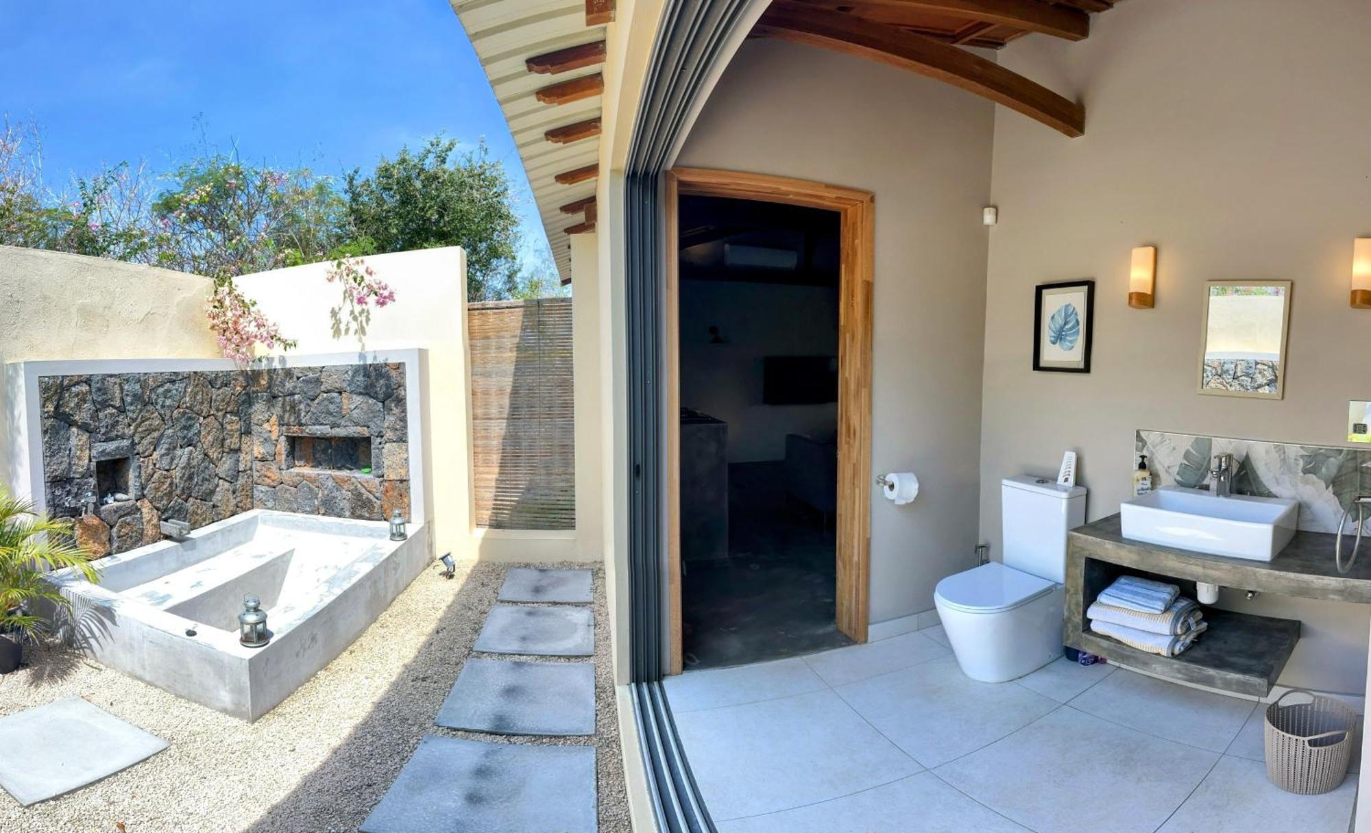 Lakaz Kannell - Vanilla Lodge, Secluded Outside Bath & Shower Infinity Pool كاب مالهيريوكْسْ المظهر الخارجي الصورة